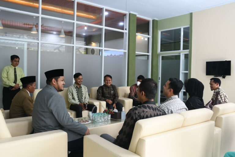 Sambutan Hangat atas Kunjungan Istimewa Tamu dari Thailand ke Gontor Putri Kampus 1