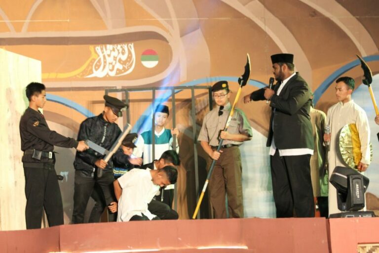 Tingkatkan Kemampuan Berbahasa Dengan Drama Contest