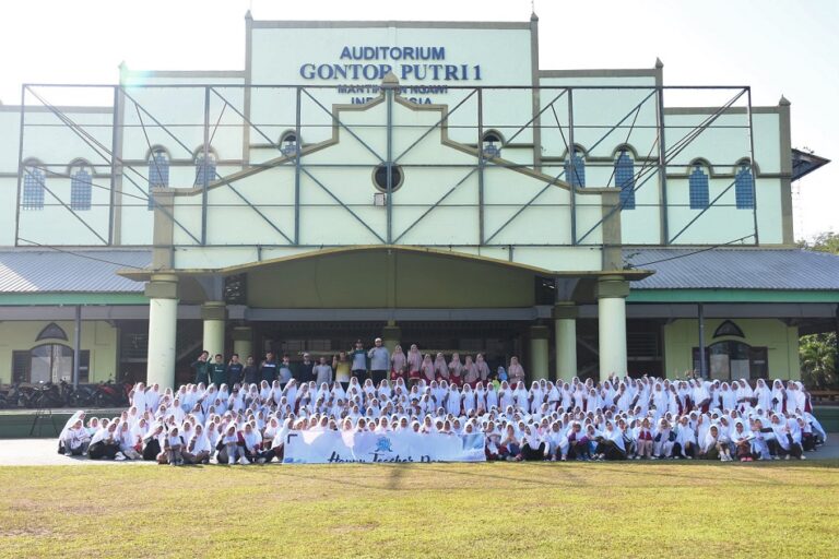 Happy Teacher’s Day Eratkan Ukhuwah dan Kebersamaan Antarguru