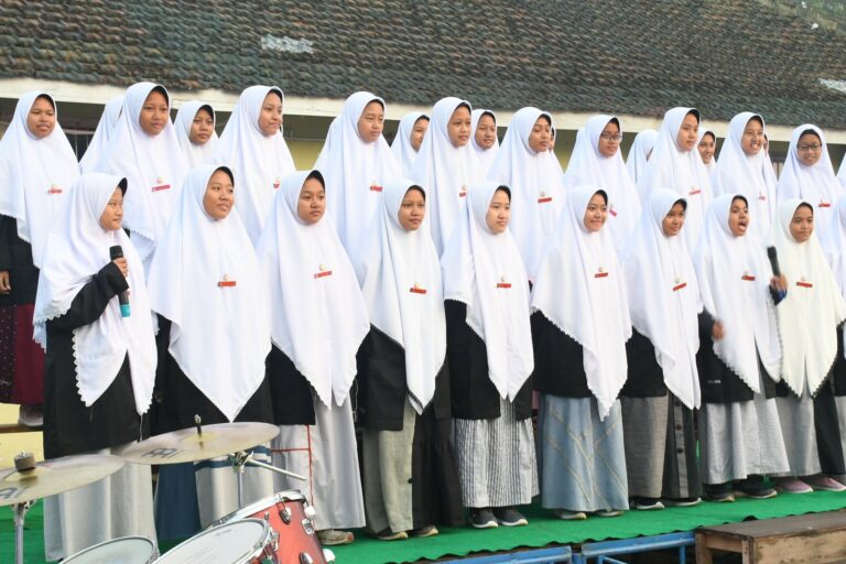 Tingkatkan Kualitas Bahasa dengan Language Art Exibition
