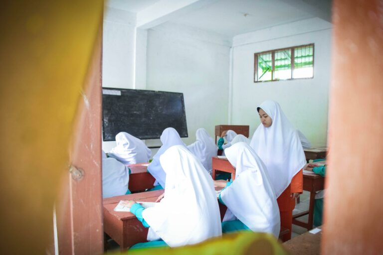 Ujian Tulis Sebagai Tolak Ukur Pemahaman Siswi