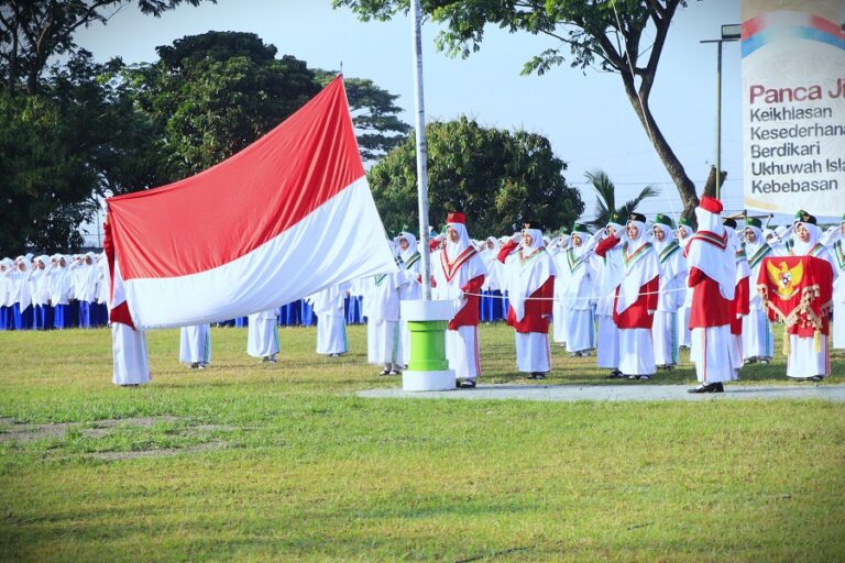 Upacara HUT RI Ke-77; Pertahankan Jati Diri Demi Kedaulatan Bangsa