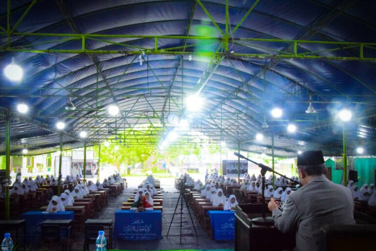 Pembukaan Ujian Tulis Gel. Pertama Siswi Akhir KMI Credible Generation