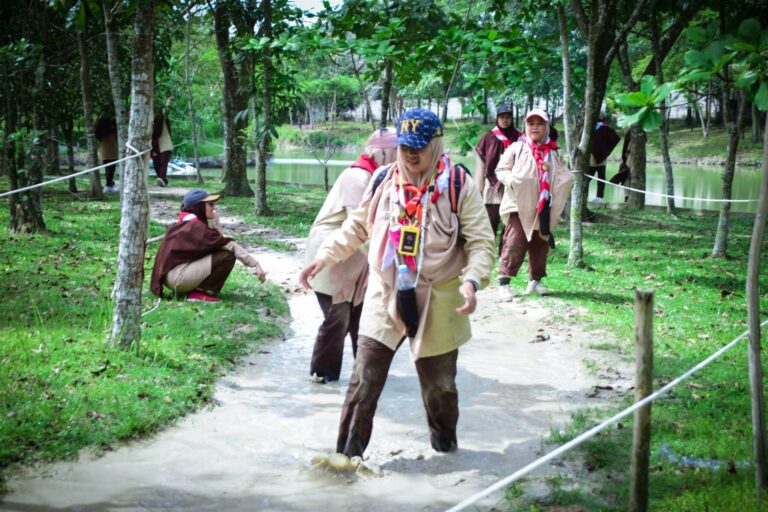 Cross Wisata KMD: Rajin, Terampil, Dan Gembira