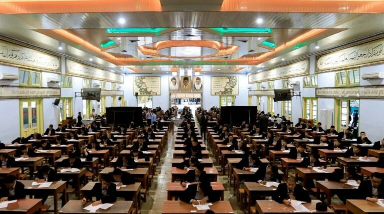Ujian Tulis Gelombang 1 Siswa Akhir KMI Telah Dimulai