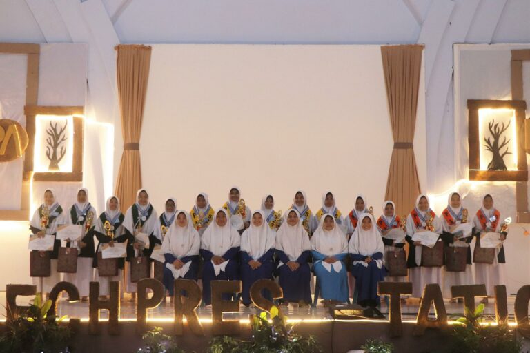 Vigorous Generation; Tunjukkan Kepiawaian Berpidato dalam Public Speaking Competition