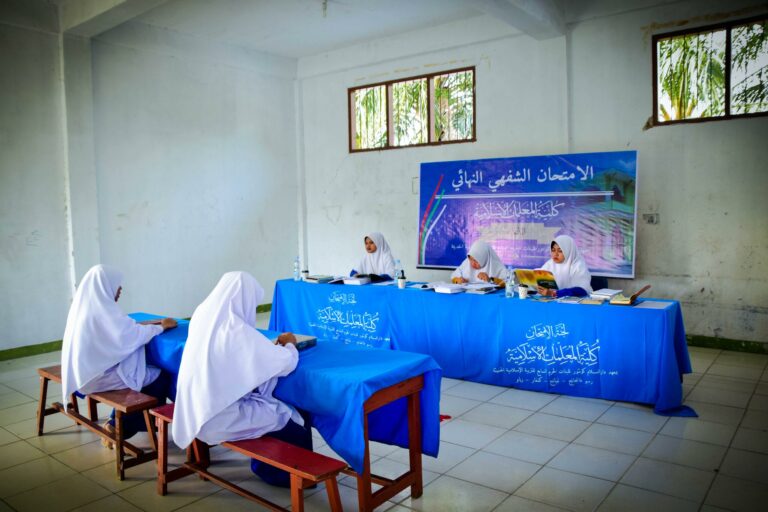 Ujian Syafahi Siswi Akhir KMI, Semakin Dekat  Menuju Alumni