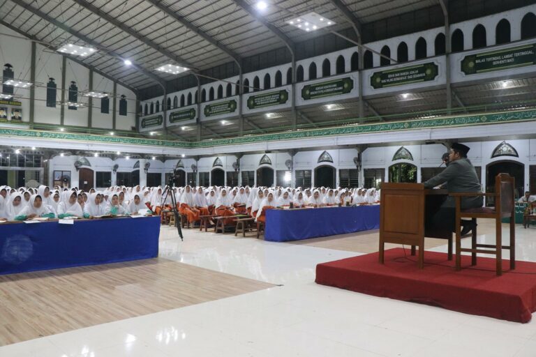 Pengarahan Pengajar Kursus Sore dan Pembimbing Pidato Lahirkan Guru yang Loyal dan Berdedikasi.