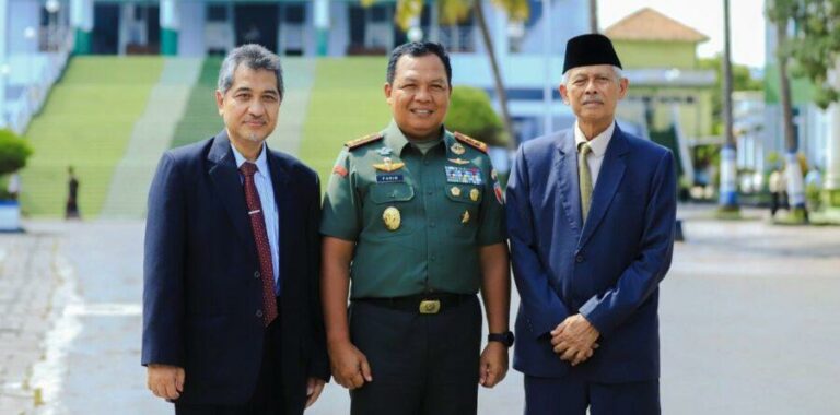 Kunjungan Pangdam V Brawijaya ke Pondok Modern Darussalam Gontor