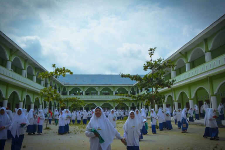 Ujian Tulis, Komunikasi Murid dan Guru Lewat Tulisan