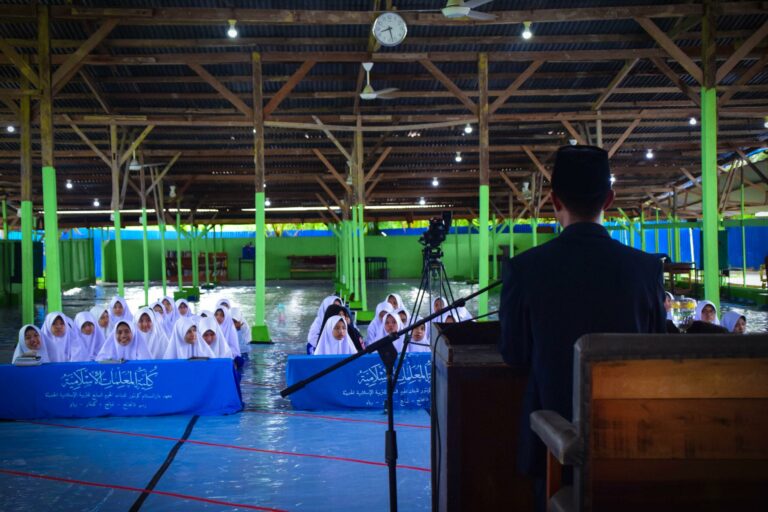 Mujahidah Baru, Kelas Baru