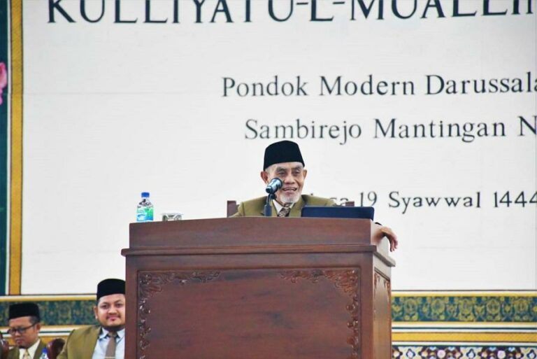Perluas Wawasan, Mahasiswa HES 7 Adakan SPL