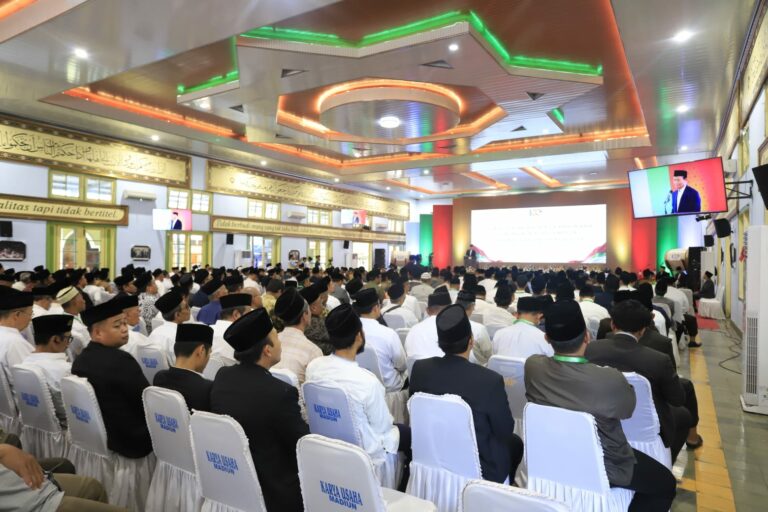 Kick off 100 Tahun Gontor, Resmikan Penulisan Mushaf Gontor