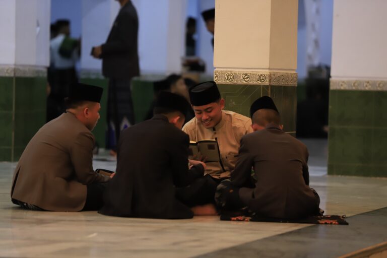 Menengok Sekilas Kegiatan Ubudiyyah Santri Gontor
