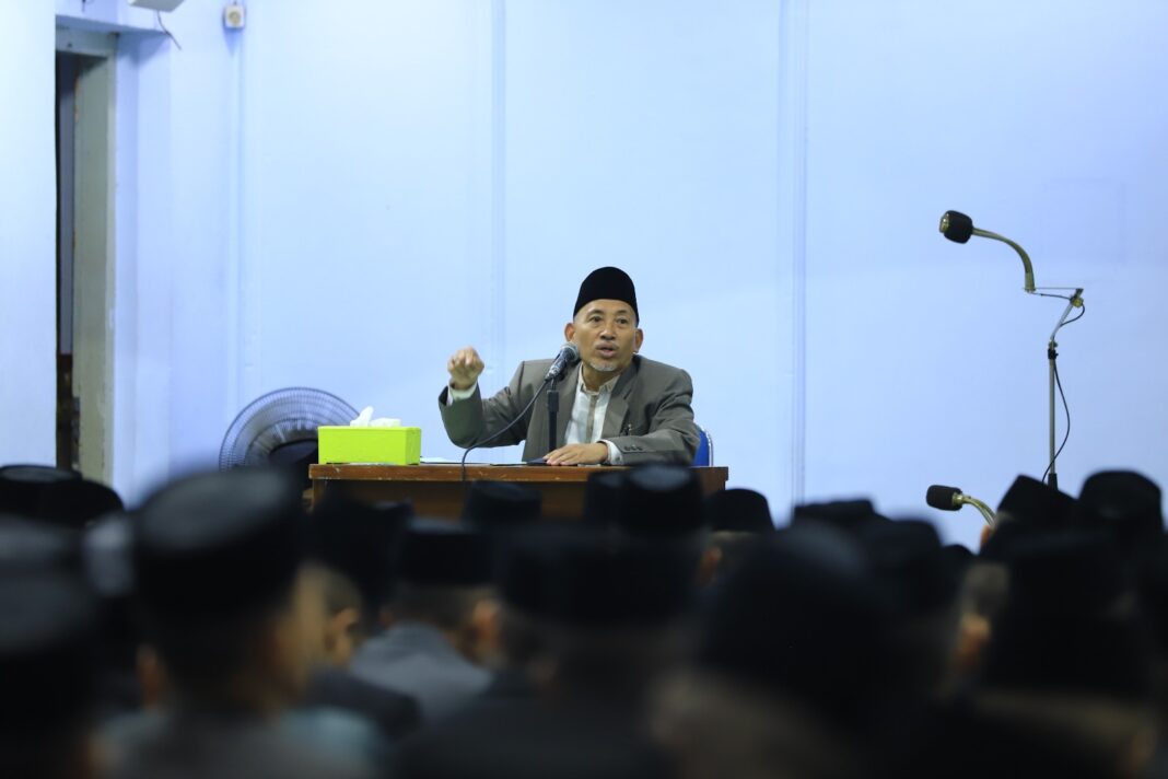 Pelatihan Khutbah Jumat yang berlangsung pada Rabu (26/03) di lantai 2 Masjid Jami PMDG oleh Al-Ustadz H. Farid Sulistyo, Lc.,
