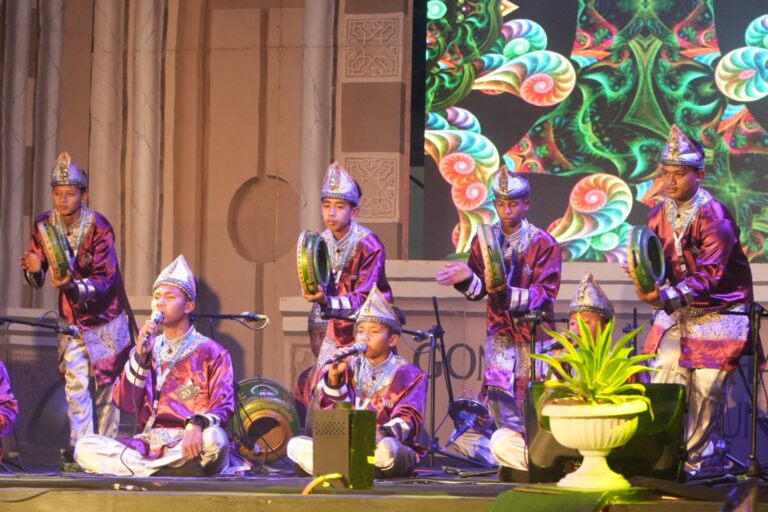 Pondok Pesantren Al-Amien Prenduan Raih Juara Pada Festival Hadroh Santri