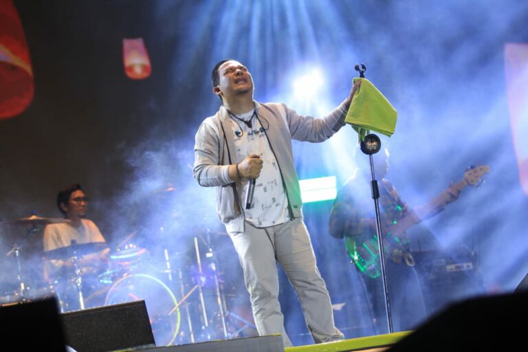 Wali Band di Malam Anugerah Festival Musik Santri: Gontor Adalah Hadiah untuk Indonesia