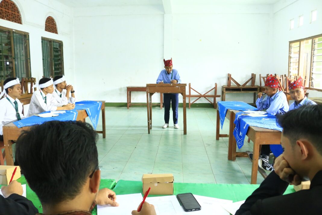 Cabang Perlombaan Debat Gontor Language Championship