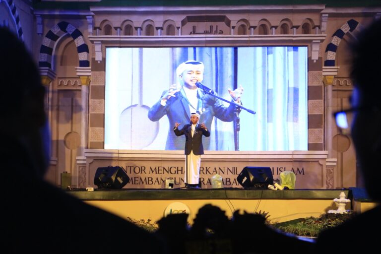 Final Pidato Bahasa Arab dan Inggris GLC 2025 Meriahkan Malam di Gontor