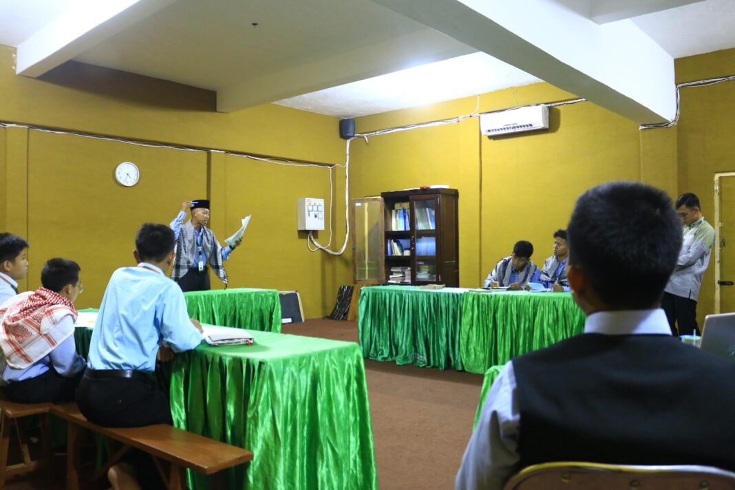 Semifinal Lomba Debat Gontor Language Championship