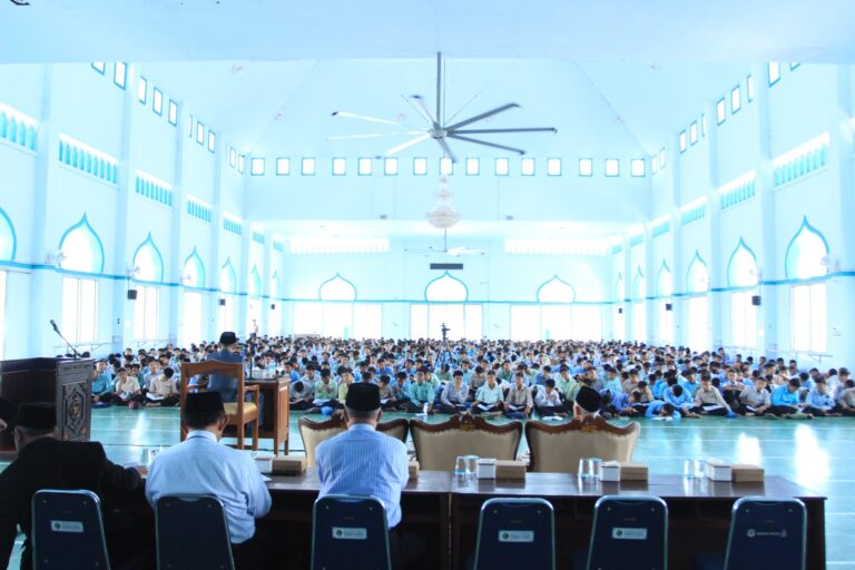 Santri Gontor Belajar Pendidikan Demokrasi Melalui Pemilihan Utusan Konsulat dan Gugus Depan