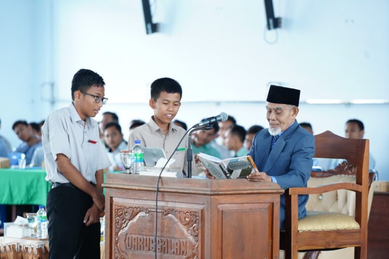 Ikraamu-l-‘Ilmi wa-l-‘Ulama, Memuliakan Ilmu dan Ulama