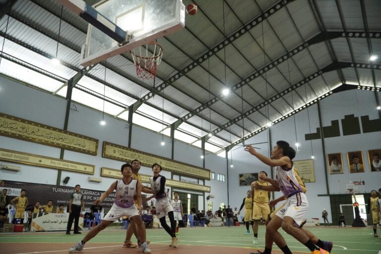 Laga Basket Hari Pertama: Kediri Tak Beri Celah Untuk Borneo Raya