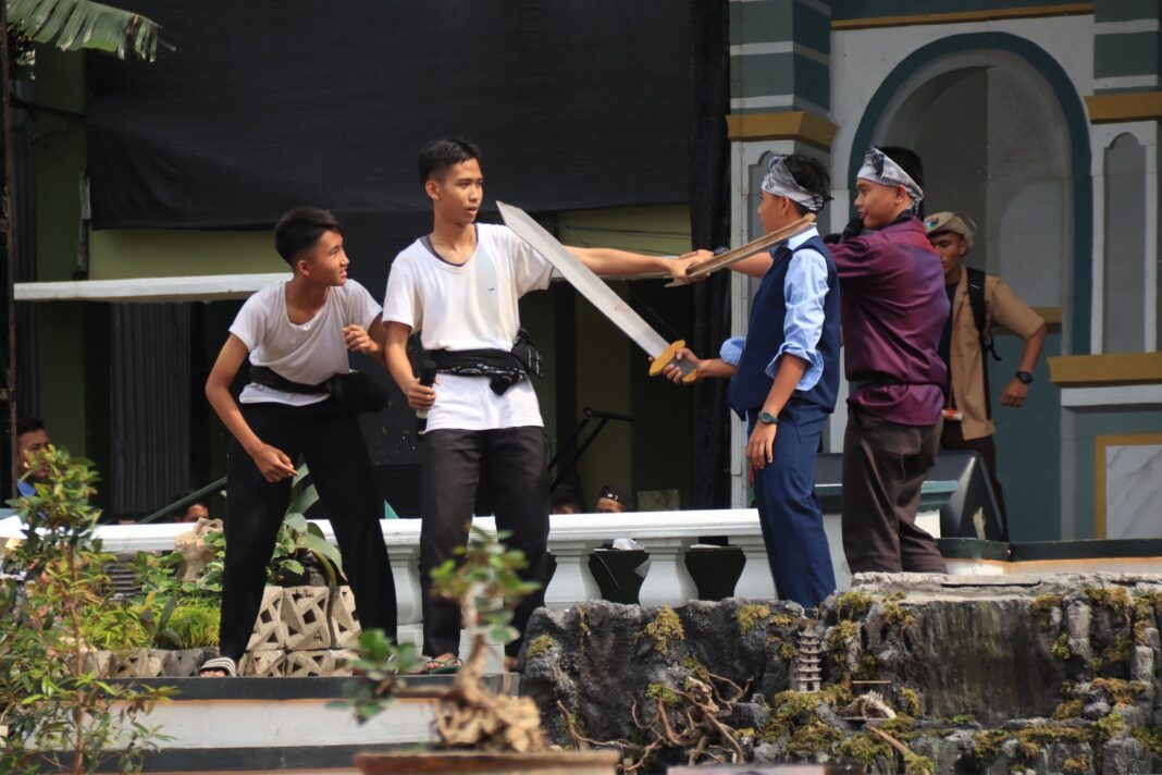 Tampak Unik, Drama Contest Digelar di Kompleks Rabithah