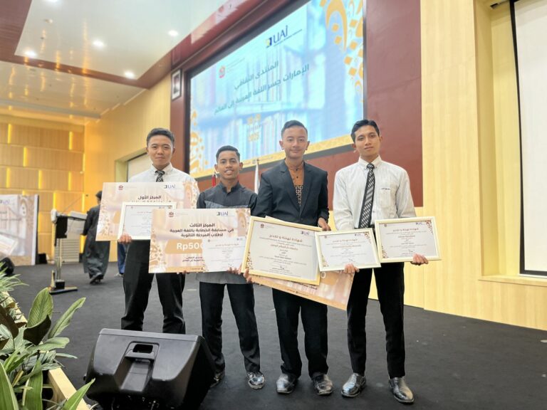Santri PMDG dan Mahasiswa UNIDA Gontor Raih Prestasi Nasional di Kompetisi Bahasa Arab Kedutaan Besar UEA