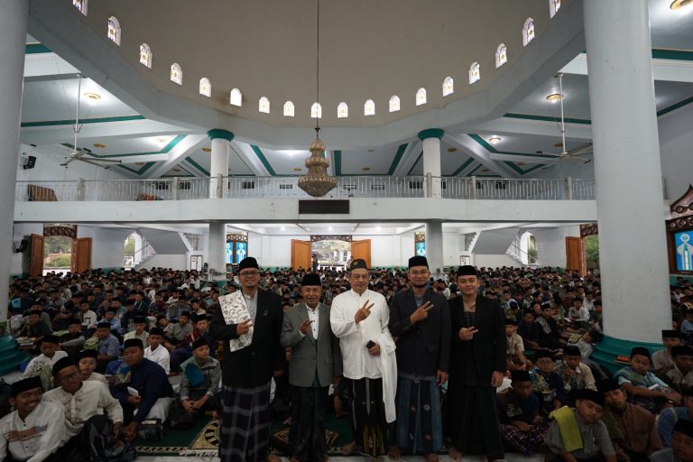 Kajian Subuh Ustadz Bachtiar Nasir Bekali Calon Pelajar Gontor dengan Tadabbur Al-Qur’an