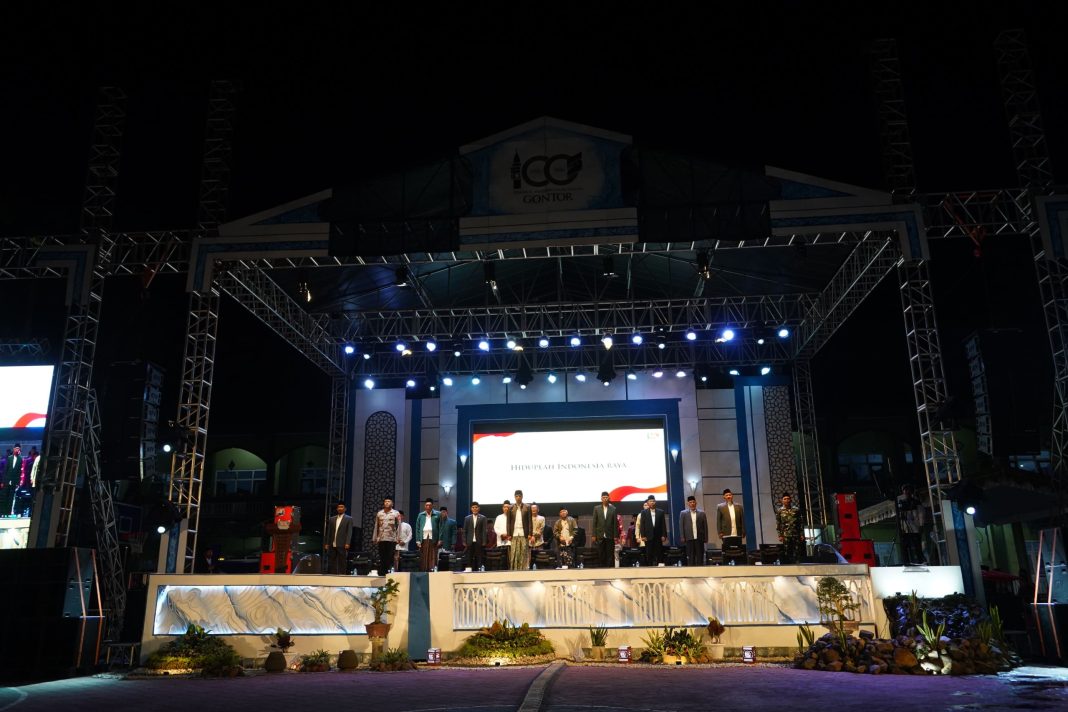Tabligh Akbar 100 Tahun Gontor, Gus Kautsar: Kebesaran Gontor Terletak pada Karya Santrinya