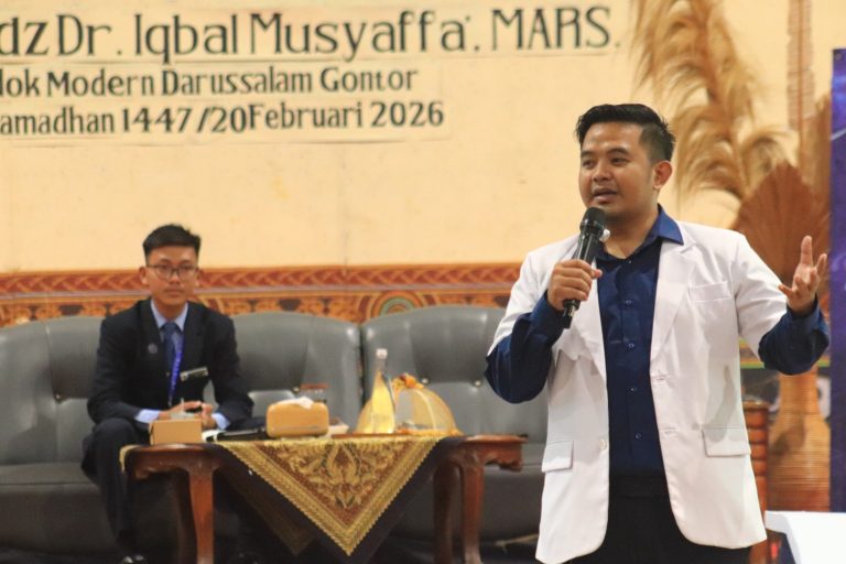 Kisah Inspiratif dr. Iqbal Musyaffa, Dari Santri Jadi Dokter