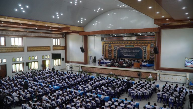 Tangis Kesyukuran Pengumuman Hasil Ujian Program Persiapan Calon Pelajar