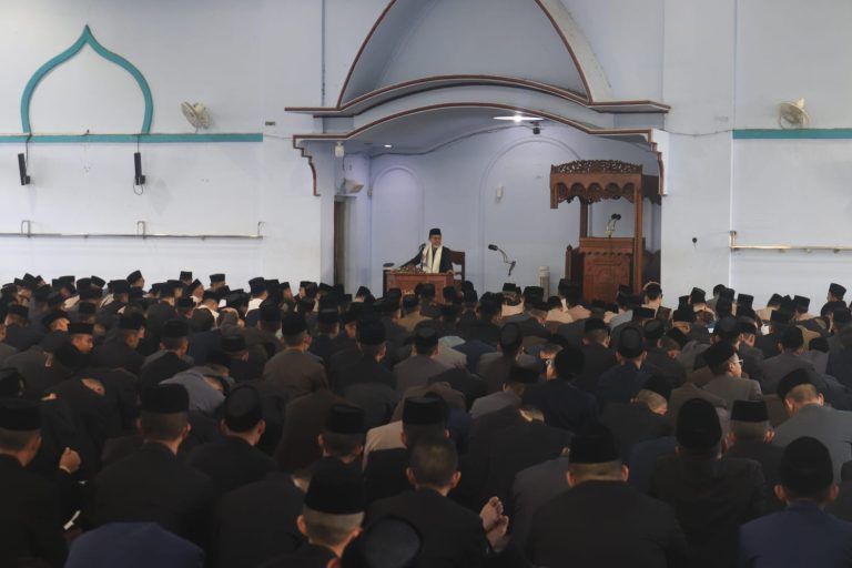 Ribuan Jama’ah Ikuti Shalat Idul Fitri 1447 H di Gontor