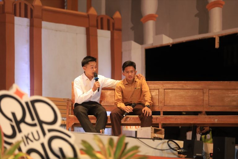 Membentuk Jati Diri Surgawi, Dalam Drama Arena 5101