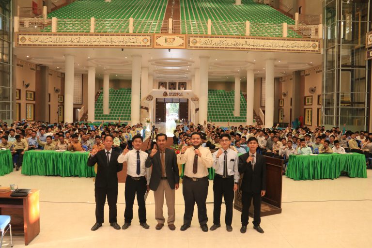 Impervious English Seminar Dorong Santri Kelas 6 Tingkatkan Kemampuan Bahasa Inggris